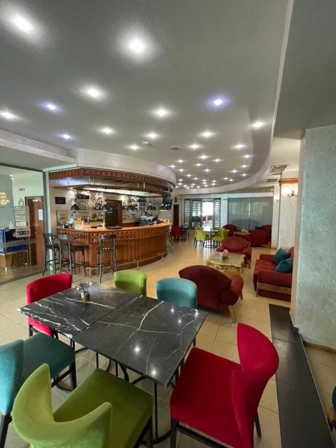 Terra Europe Brontes Hotel Тирговиште Екстер'єр фото
