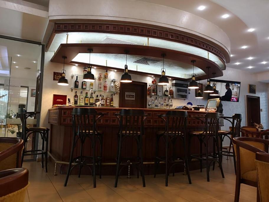 Terra Europe Brontes Hotel Тирговиште Екстер'єр фото