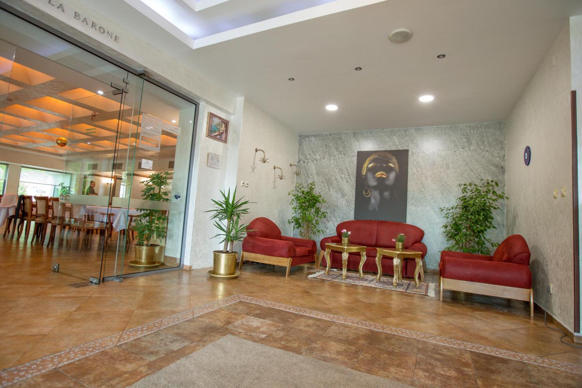 Terra Europe Brontes Hotel Тирговиште Екстер'єр фото