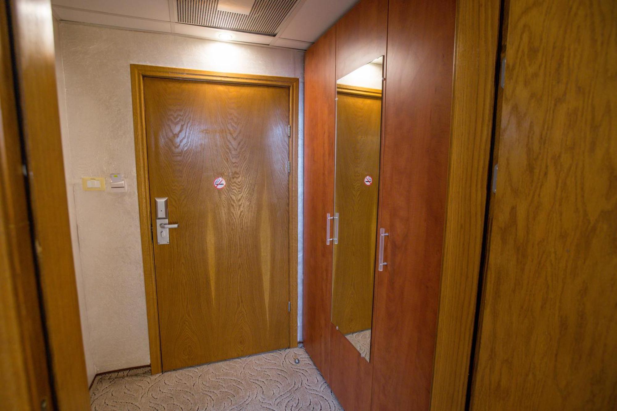 Terra Europe Brontes Hotel Тирговиште Екстер'єр фото