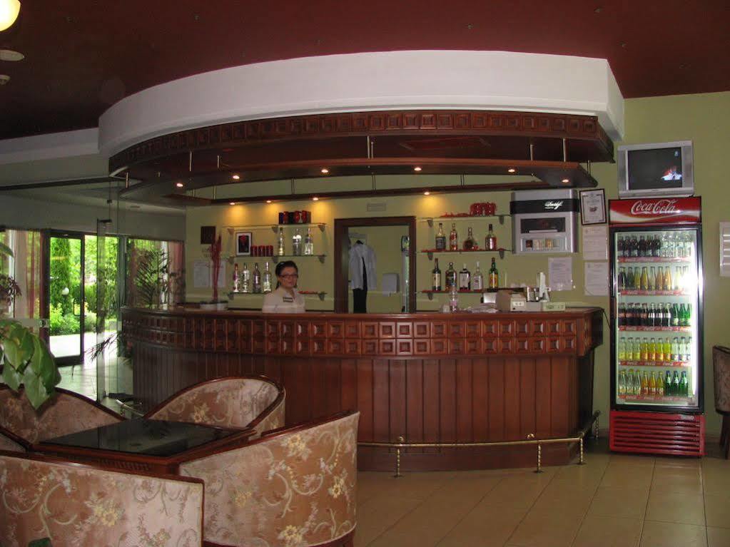 Terra Europe Brontes Hotel Тирговиште Екстер'єр фото