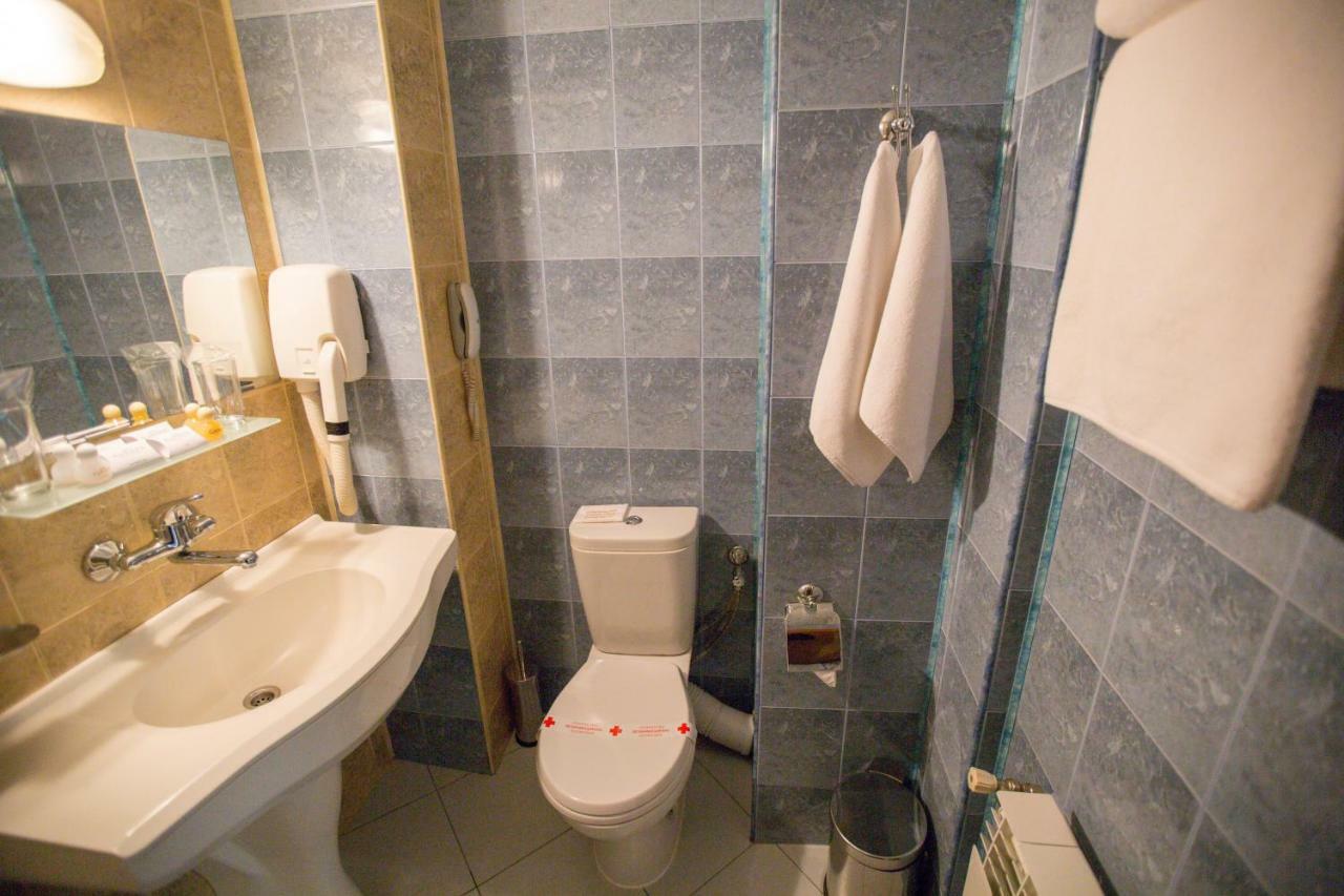 Terra Europe Brontes Hotel Тирговиште Екстер'єр фото